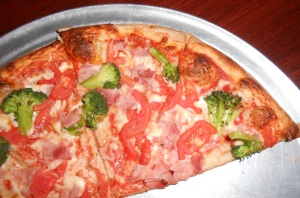 BroccoliTomatoHamPizza